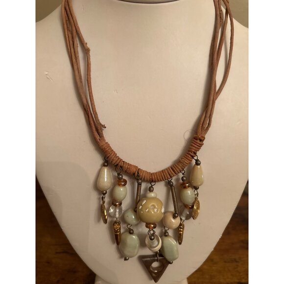 Boho Babe Chunky Bead Tassel Necklace Suede Cord & Tribal Vibe Gold Tone Pendant - Picture 10 of 14